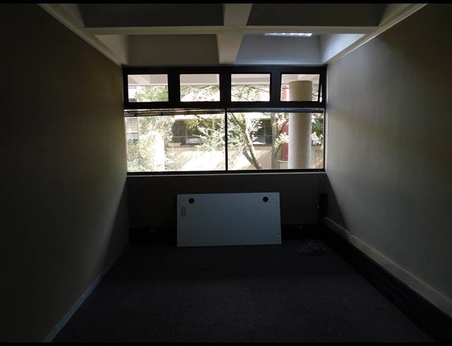 108M² OFFICE TO LET IN FERNDALE